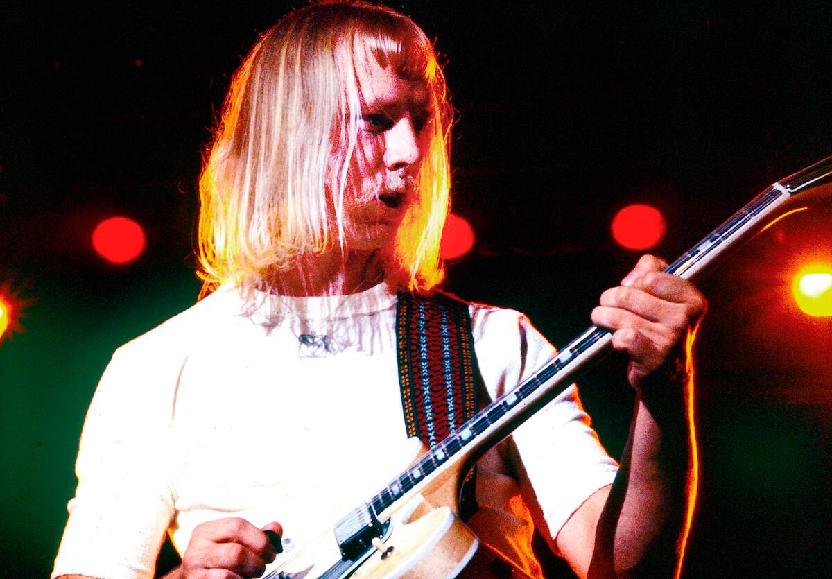 Kerry Livgren of Kansas plays his guitar on stage in 1979